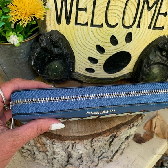Authentic KATE SPADE Leather Arctic large zip wallet - Picture 8 of 8
